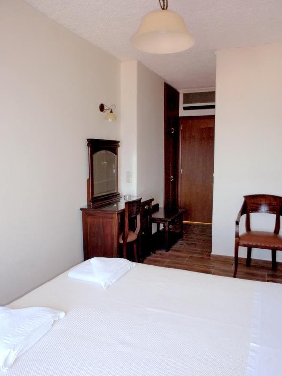 Hotel Vicky II Plomari Ngoại thất bức ảnh