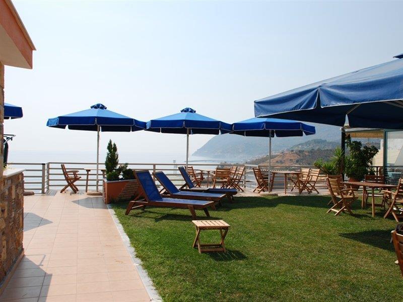 Hotel Vicky II Plomari Ngoại thất bức ảnh