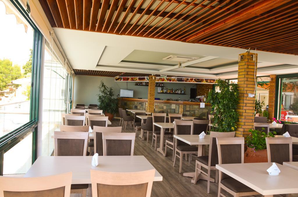 Hotel Vicky II Plomari Ngoại thất bức ảnh